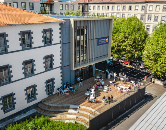 vue aérienne du campus de Clermont SB
